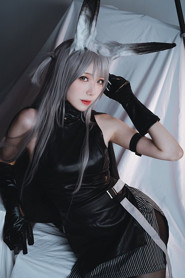 网红Coser@炸酱沐沐 明日方舟 暴行 [16P/39MB]