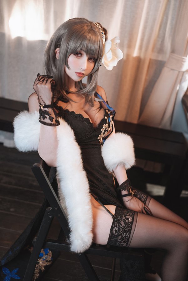 人气Coser@rioko凉凉子 瑰丽的执勤人 [30P/161MB]