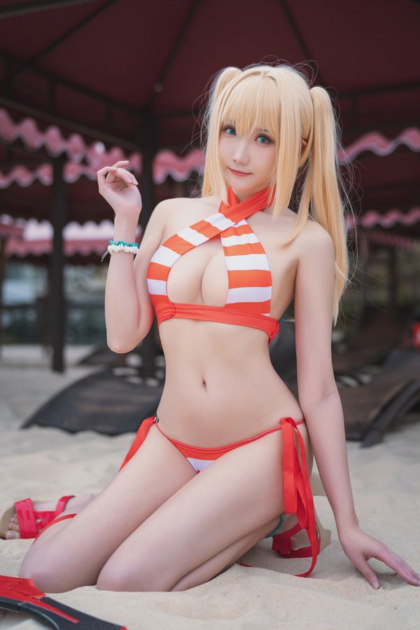 网红Coser@瓜希酱 尼禄泳装 [20P/91MB]