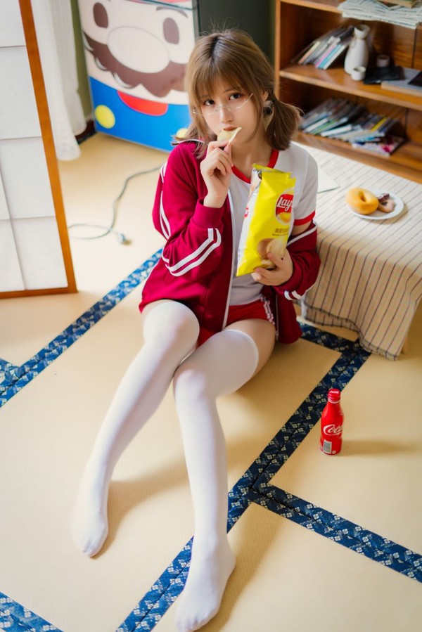 人气Coser@小仓千代 红色体操服 [48P/672MB]