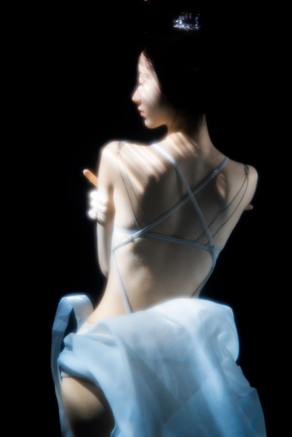 网红Coser@木绵绵OwO 清澈水下 [59P/0.98G]