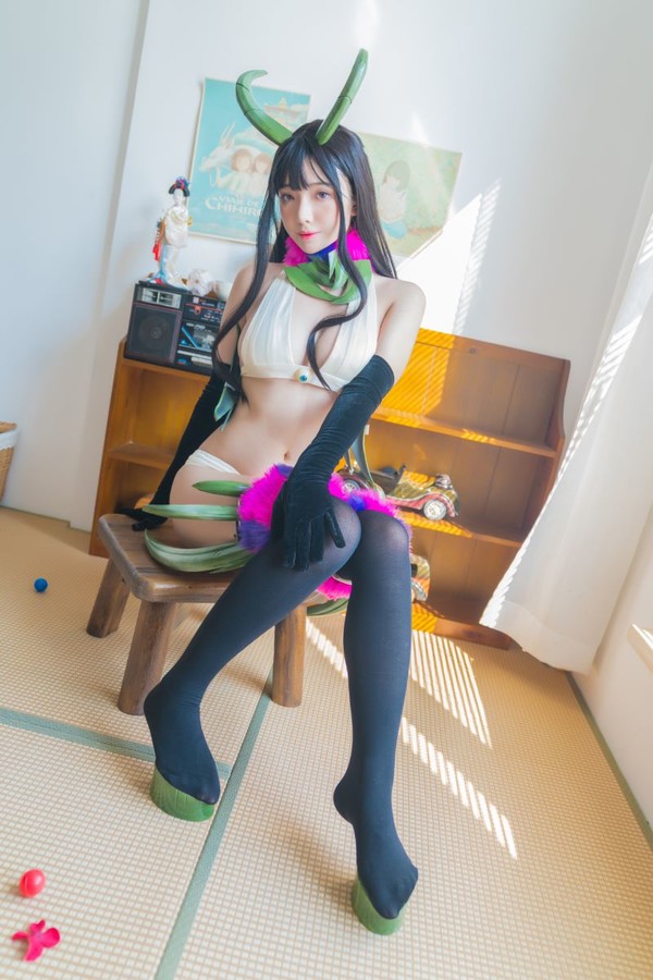 人气Coser@雯妹不讲道理 恶魔姐姐 [28P/440MB]