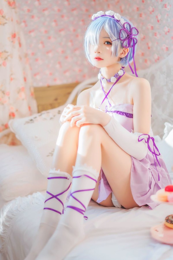 人气Coser@桜桃喵 蕾姆小睡裙 [40P/639MB]