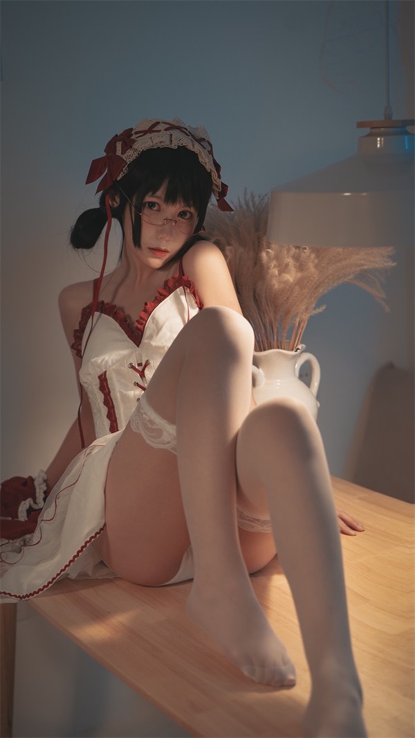 人气Coser@逐月Su 小红帽 [33P/90MB]