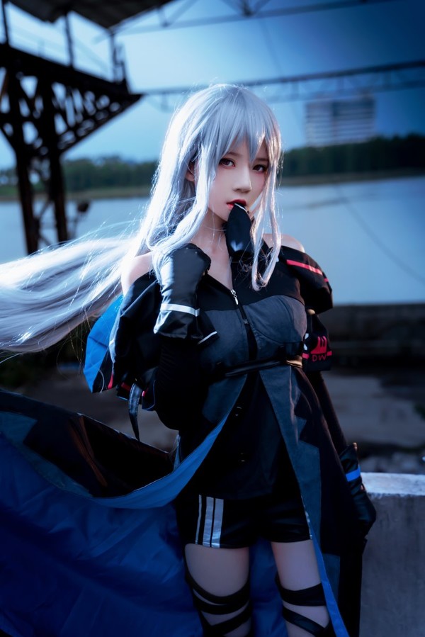 人气Coser@桜桃喵 斯卡蒂 [16P/290MB]