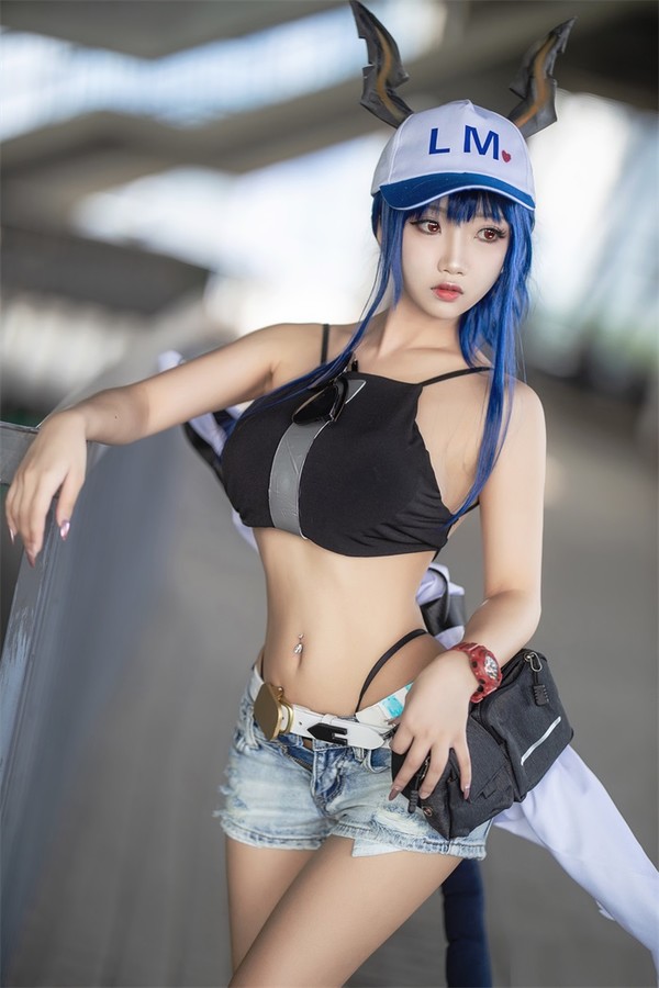 网红Coser@鬼畜瑶在不在w 女游客c [13P/57MB]