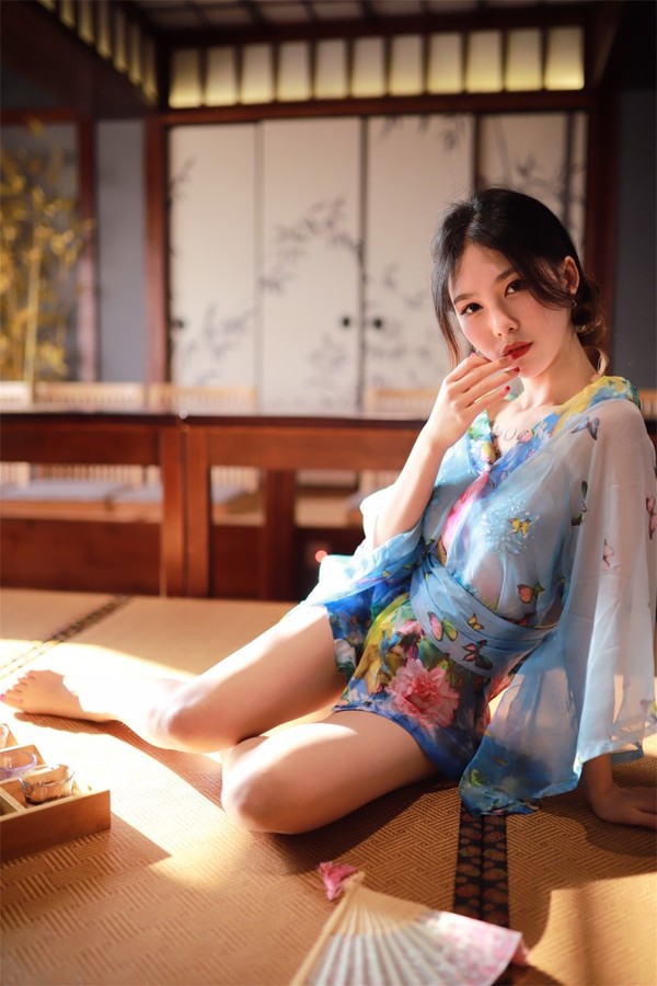 人气Coser@抖娘-利世-水蓝和服 [30P/81MB]