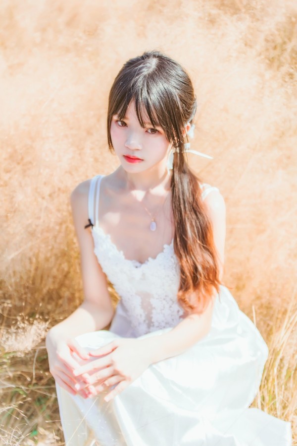 人气Coser@桜桃喵 原野上的浪漫 [51P/1G]