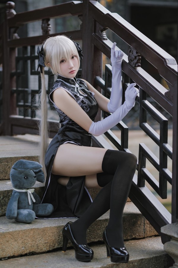 网红Coser@瓜希酱 穹妹 黑旗袍 [14P/78MB]