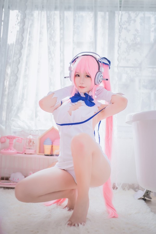 人气Coser@Yoko宅夏 索尼子赫斯提亚 [15P/113MB]