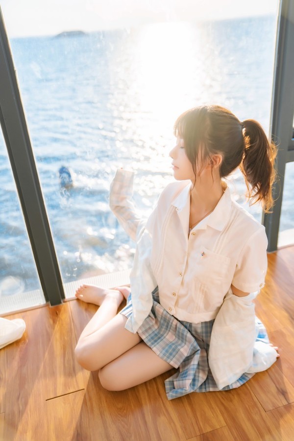 人气Coser@桜桃喵 感光 [30P/564MB]