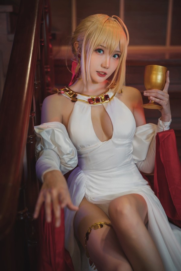 网红Coser@瓜希酱 尼禄英灵正装 [20P/73MB]