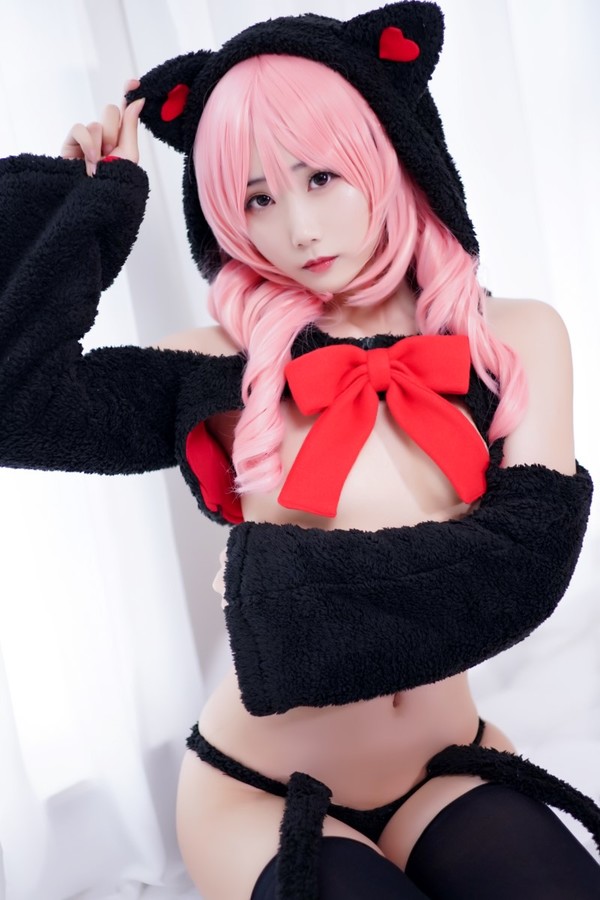 人气Coser@曉美媽《礼物喵喵》[43P/376MB]