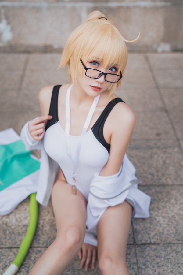 网红Coser@瓜希酱 企鹅贞 [21P/109MB]