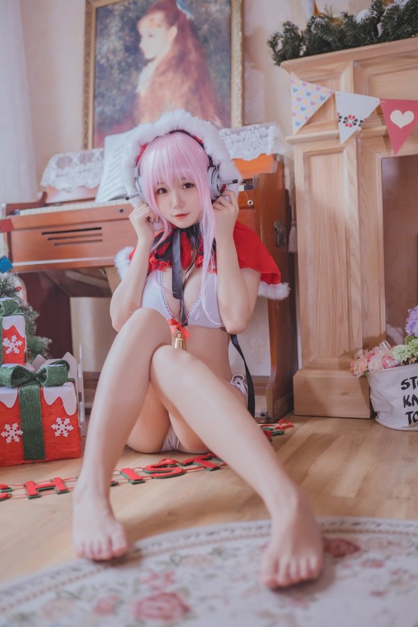 人气Coser@Yoko宅夏 索尼子圣诞 [18P/200MB]