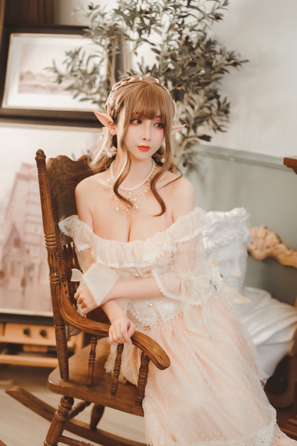 网红Coser@rioko凉凉子 精灵姐姐 [27P/470MB]