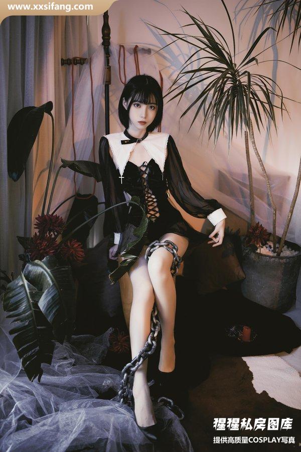 许岚LAN COSPLAY写真集《修女创作 红与黑 》超高清套图下载[37P/417M]