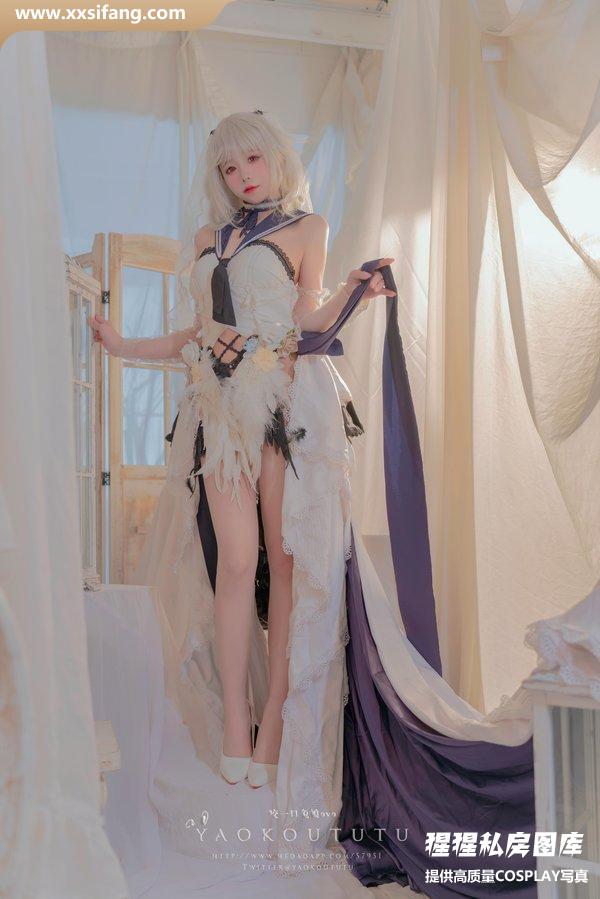 咬一口兔娘ovo COSPLAY写真集《九月T3专属特典『梳妆的大小姐》超高清套图下载[57P/925M]