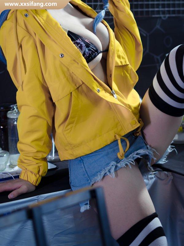小仓千代w COSPLAY写真集《6月舰长写真》超高清套图下载[40P/506M]