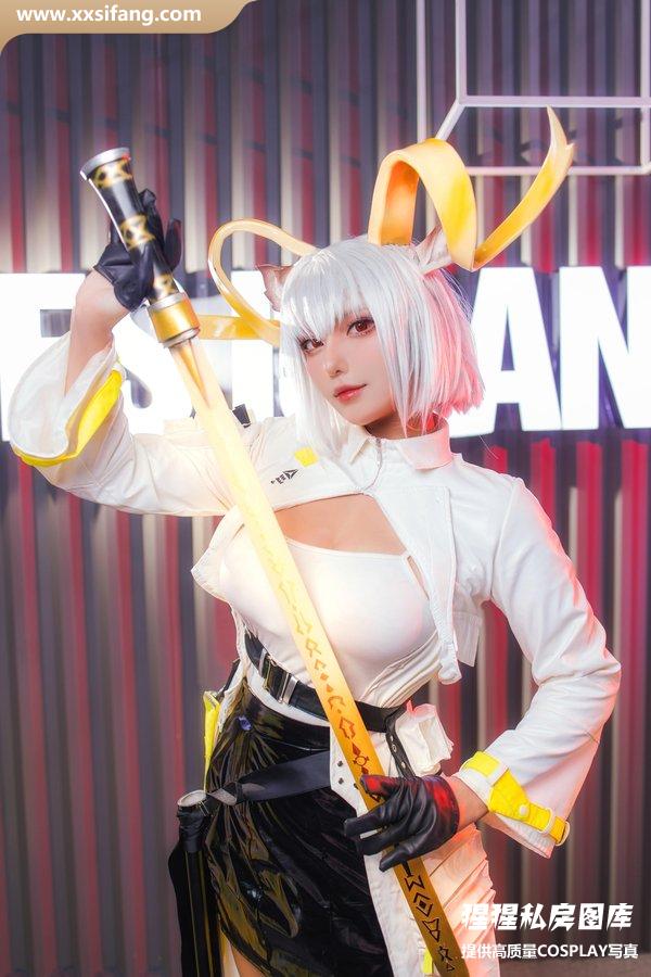 菌烨tako COSPLAY写真集《明日方舟 卡涅利安》超高清套图下载[7P/13M]