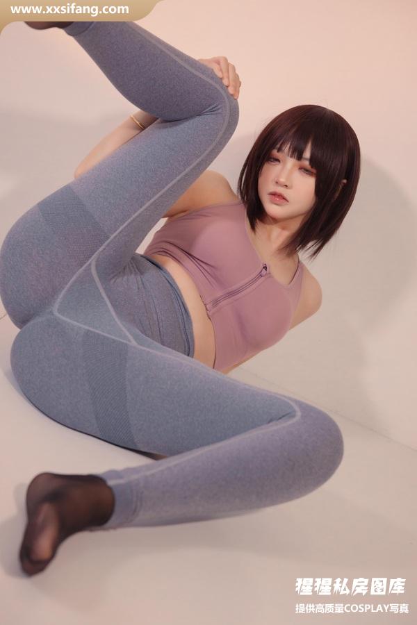 疯猫ss COSPLAY写真集《白色情人节福袋 运动衣》超高清套图下载[40P/704M]