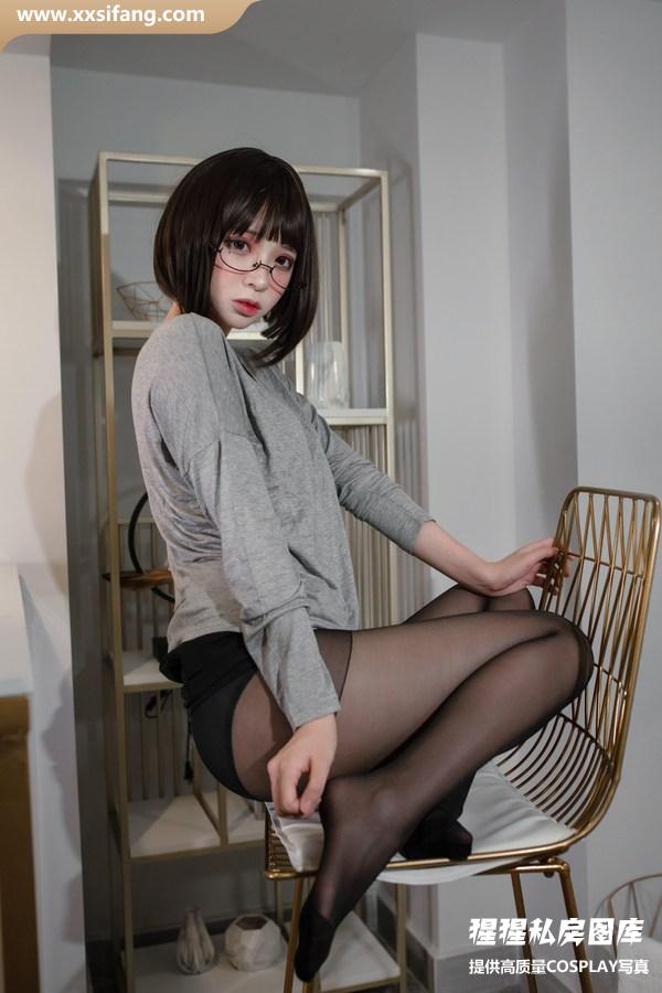疯猫ss COSPLAY写真集《OL真爱之居家OL》超高清套图下载[30P/146M]