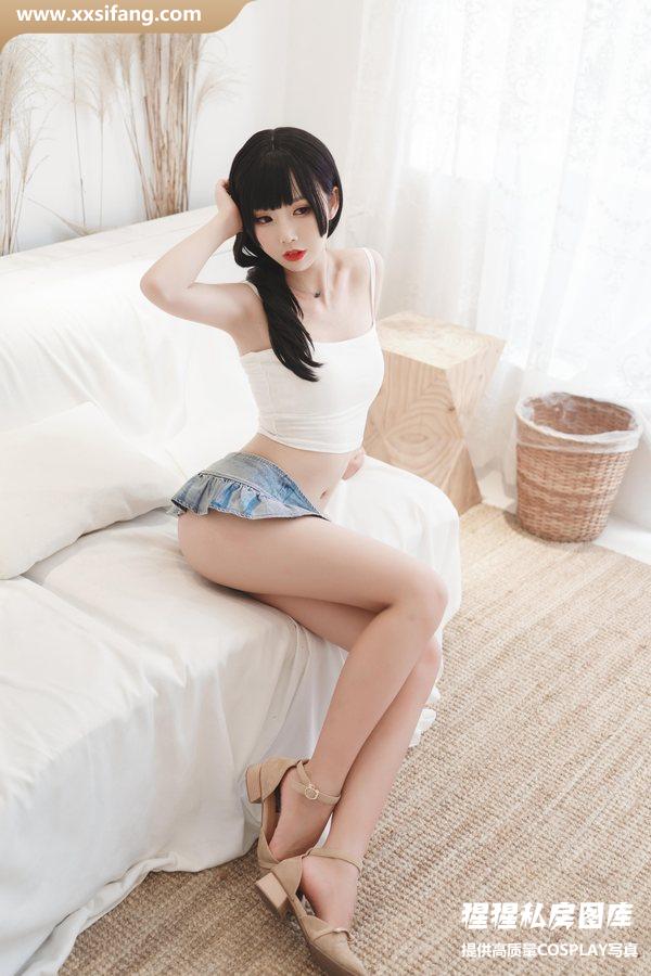 面饼仙儿写真集《白色牛仔裙》高清套图下载