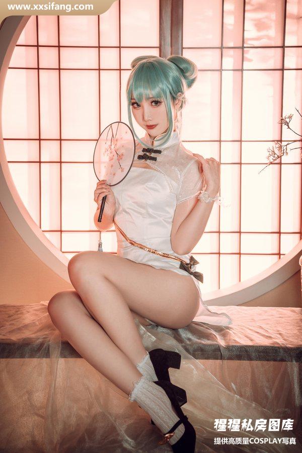 面饼仙儿写真集《初音旗袍》高清套图下载