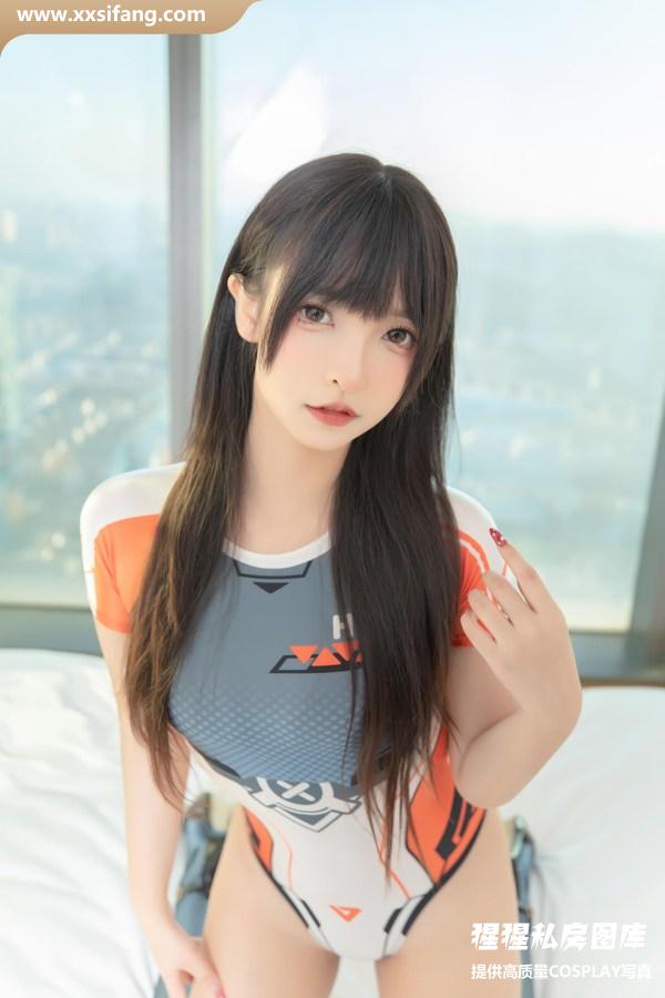 神楽坂真冬写真集《危险驾驶》高清套图下载[75P+2V]