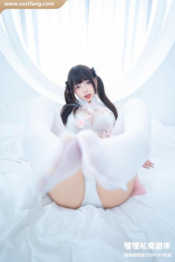 神楽坂真冬写真集《蜜桃雪糕》高清套图下载[75P+2V]