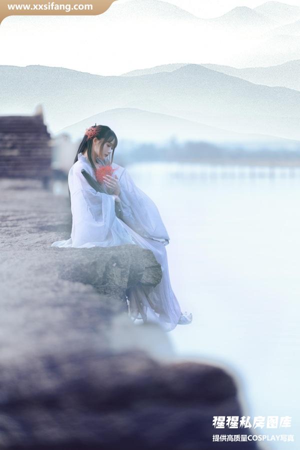 兔子Zzz不吃胡萝卜写真集《暮空照水》高清套图下载[31P]