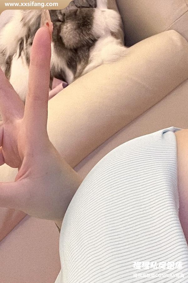 是依酱吖写真集《三月的丰满》高清套图下载[53P+13V]