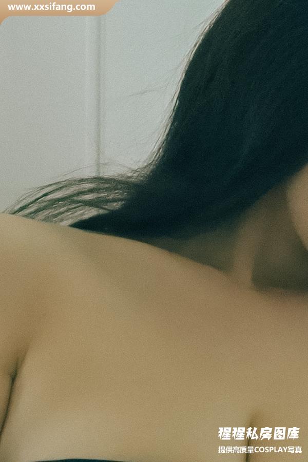 樱晚GiGi写真集《粉丝群收费写真33-慕》高清套图下载[22P]