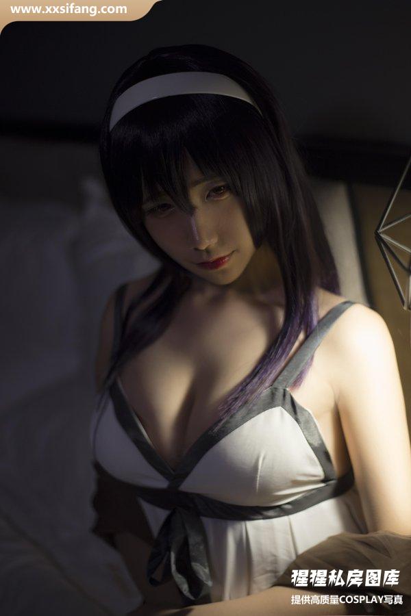 九曲Jean写真集《睡衣学姐》高清套图下载[12P]