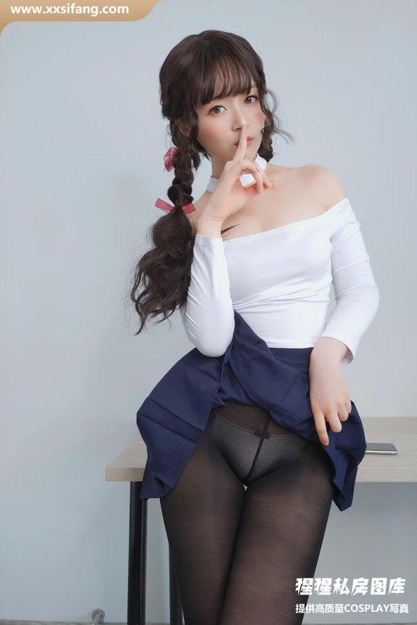 白银81写真集《邻家大姐姐的黑丝》高清套图下载[45P+1V]