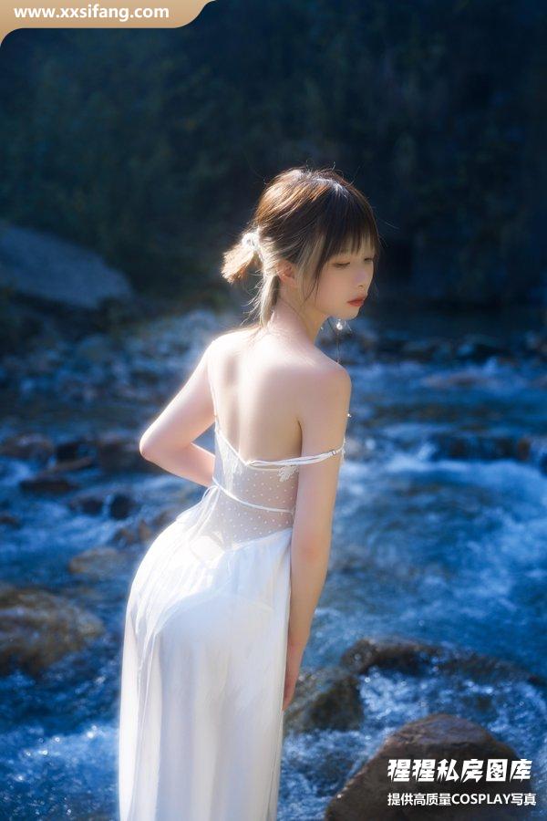 清青琴玖写真集《静花照水》高清套图下载[37P]