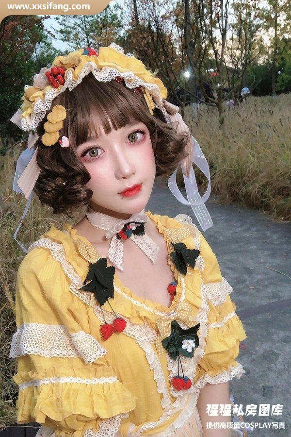 阿包也是兔娘写真集《lolita黄裙》高清套图下载[12P]