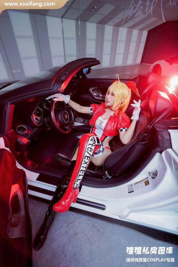 ElyEE子写真集《尼禄 赛车》高清套图下载[30P]