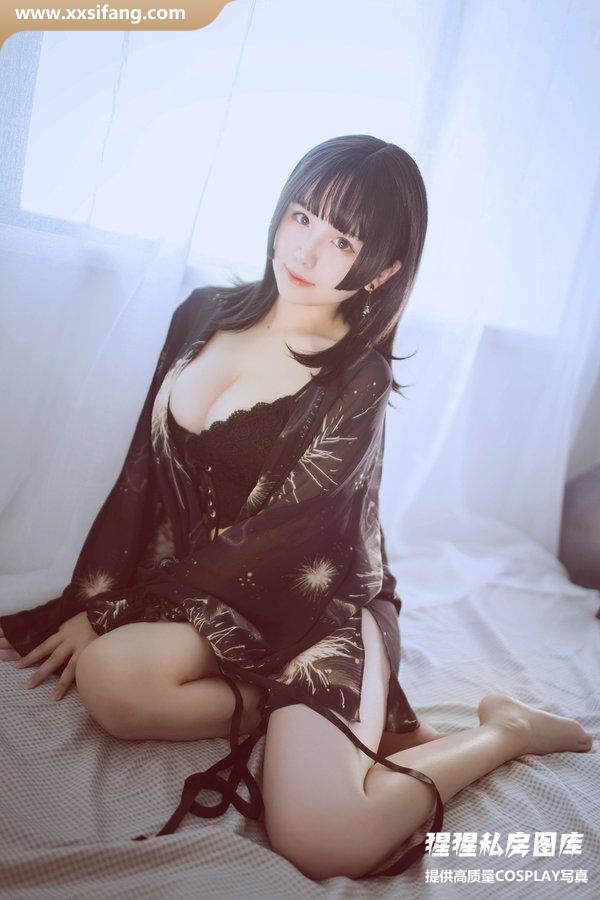 阿半今天很开心写真集《黑色吊带》高清套图下载[23P]