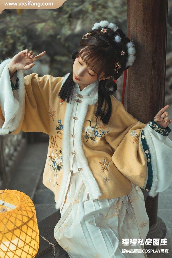 蠢沫沫写真集《黄汉服》高清套图下载[9P]