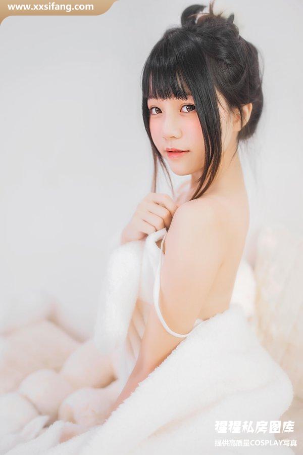 桜桃喵写真集《(No.017) 冬眠套装》高清套图下载[38P]