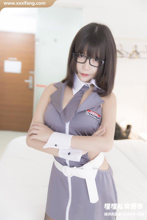抱走莫子aa写真集《黑丝》高清套图下载[45P]