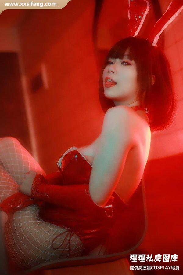 末夜787写真集《红色兔女郎》高清套图下载[34P]
