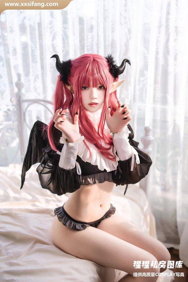 桜桃喵写真集《魅魔莉兹 正片+花絮》高清套图下载[64P+1V]