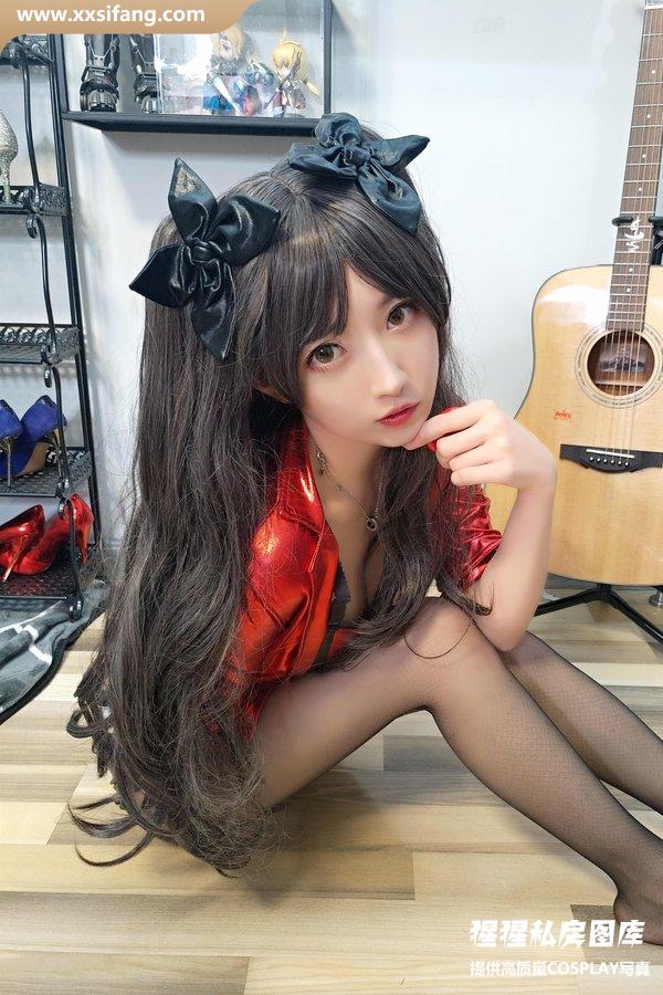 小女巫露娜写真集《远坂凛cos》高清套图下载[30P]
