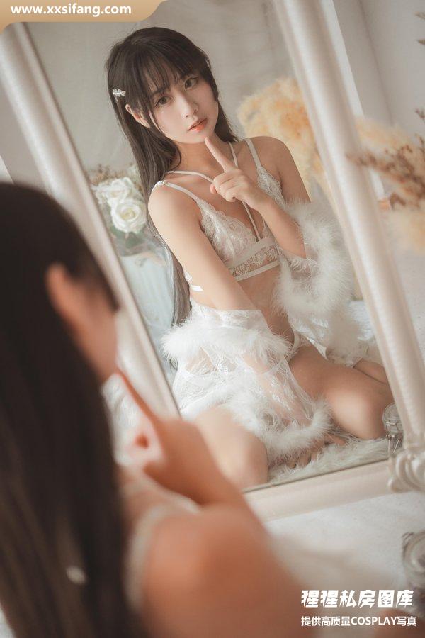萌芽儿o0写真集《毛绒内衣》高清套图下载[27P]