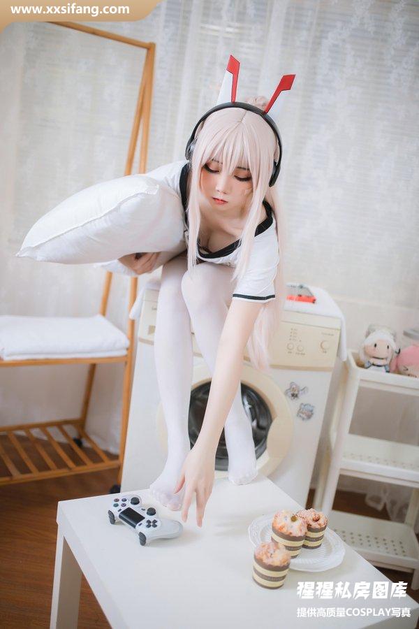 焖焖碳写真集《绫波 宅版本》高清套图下载[29P]