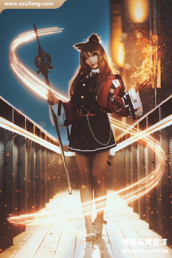 如月灰写真集《明日方舟 天火》高清套图下载[9P]