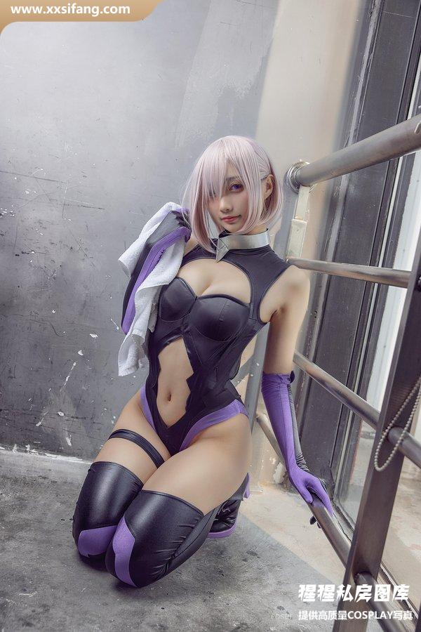 如月灰写真集《玛修训练服》高清套图下载[8P]