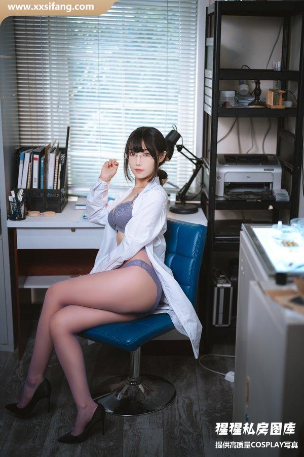 汪知子写真集《医生姐姐》高清套图下载[34P]